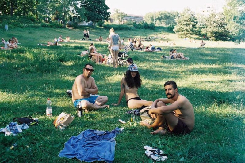 En Berlín, puedes refrescarte en el parque ¡sin ropa!  