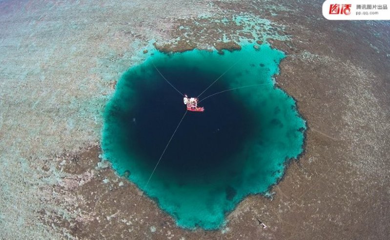 Esta cueva submarina es la más grande del mundo y se puede ver desde el espacio 