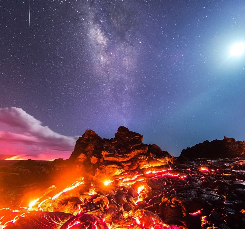 La luna, la Vía Láctea un volcán en erupción y una estrella fugaz en una sola foto perfecta 