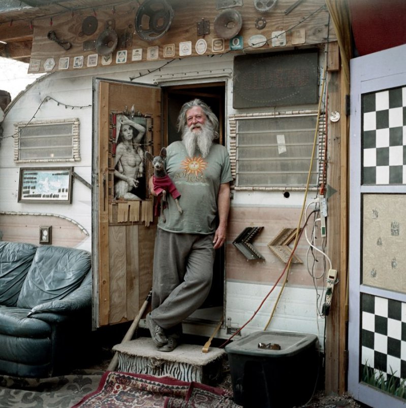 Cómo viven los hippies en el último lugar de América 