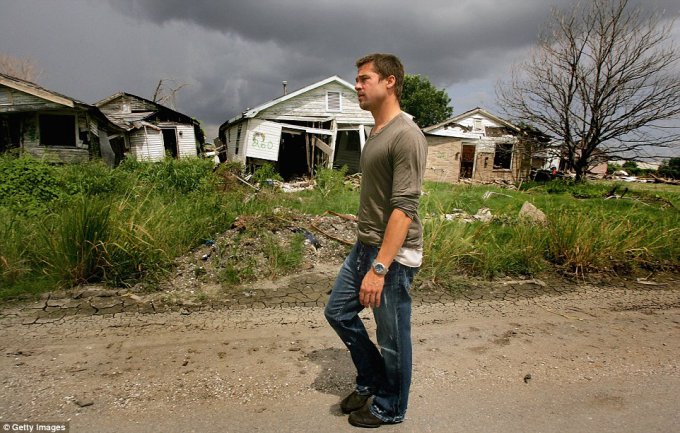 Brad Pitt construyó cientos de casas para las familias que perdieron todo en el Huracán 