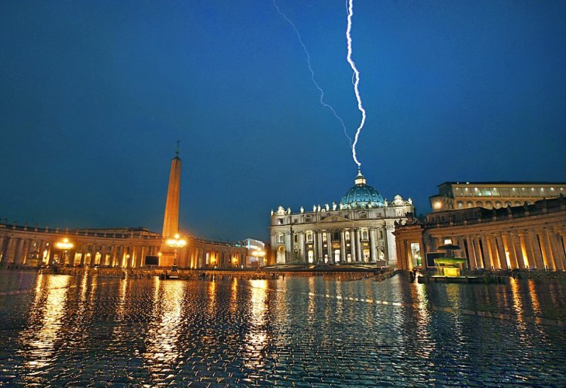 Rayos y tormentas eléctricas dan belleza a varios sitios famosos del mundo  