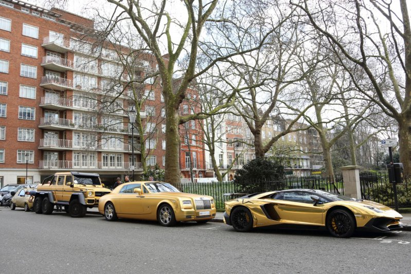 Autos bañados en oro de un multimillonario saudí, ponen de cabeza a Londres  