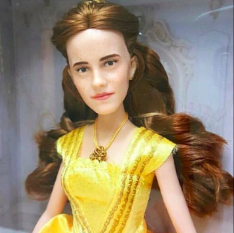 Todos odian la versión en muñeca de “Bella” con Emma Watson y dicen que se parece más a Justin Bieber, ¿tú qué opinas?  