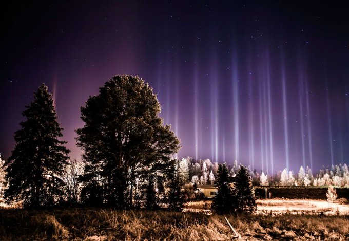 Asombrosos pilares de luz captados en Ontario, Canadá 