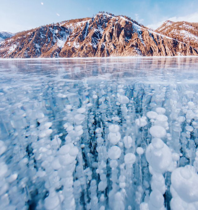 Caminé sobre el lago Baikal para mostrar la belleza del lago más profundo y antiguo de la Tierra 