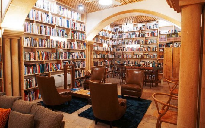 Este hotel con 50.000 libros es el sueño de todo ratón de biblioteca 