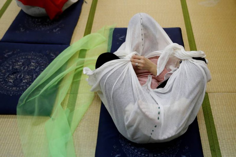 La extraña terapia japonesa para tratar la claustrofobia 