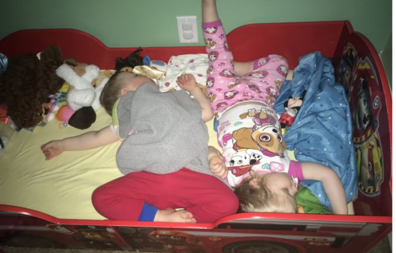La gente me pregunta cómo es tener 3 niños pequeños, mis fotos lo resumen muy bien (Parte 2) 