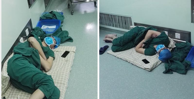 Pillan a este cirujano dormido en el suelo tras un duro turno de 28 horas, y las fotos se están volviendo virales 