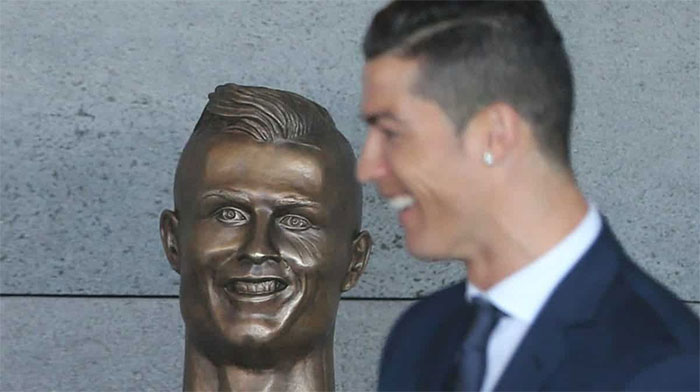 10 Divertidas reacciones a la nueva estatua de Cristiano Ronaldo 