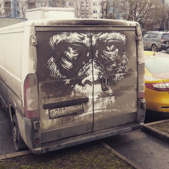 Los dueños de coches sucios encuentran sus vehículos “vandalizados” con increíbles dibujos 