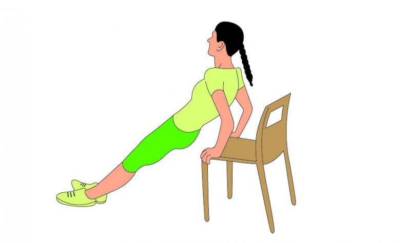 5 ejercicios con silla que te servirán para tener pompas de 10 